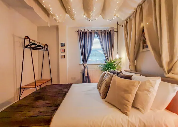 Stunning 2 Bedrooms Apartment