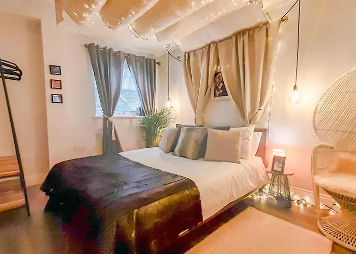 Stunning 2 Bedrooms Apartment